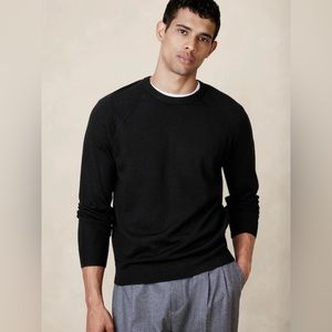 Banana Republic Men’s 100% Merino Wool crewneck sweater - NWOT